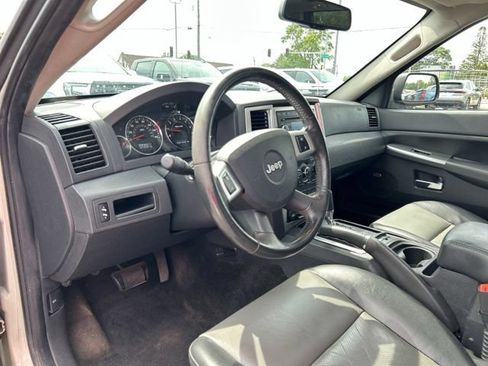 Used 2009 Jeep Grand Cherokee Laredo AWD/4WD image 28