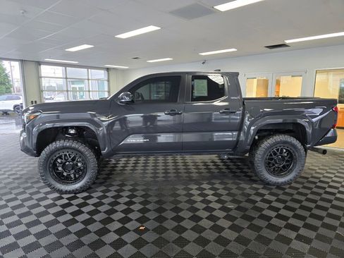 Used 2024 Toyota Tacoma SR5 image 6