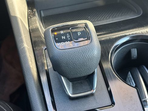 Used 2023 Nissan Rogue SV image 21