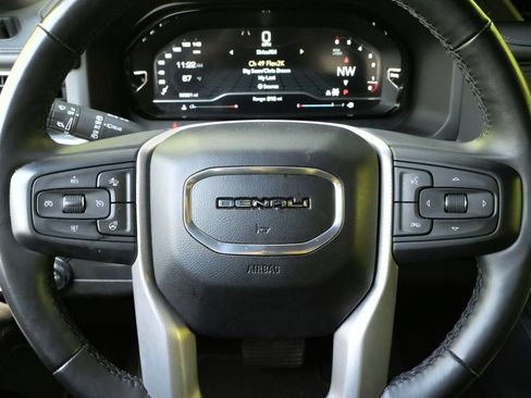 Used 2023 GMC Yukon Denali AWD/4WD image 18