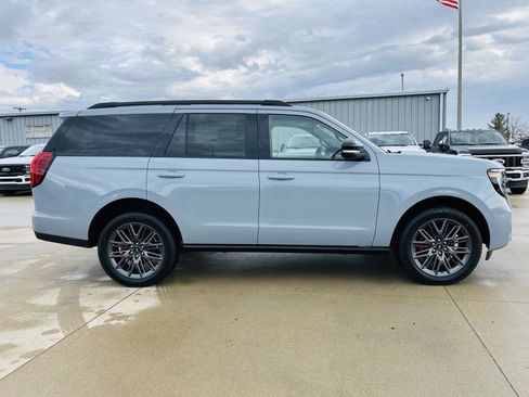 New 2025 Ford Expedition Platinum w/ Stealth Performance Package image 52