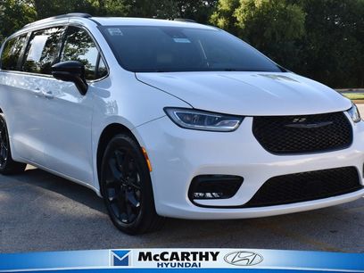 Used 2025 Chrysler Pacifica Limited