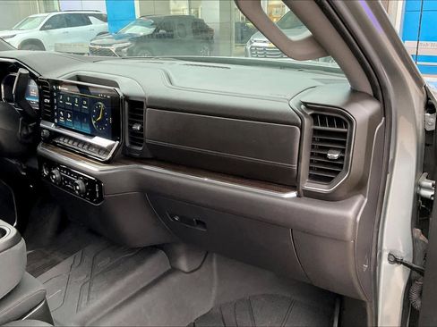 Used 2024 Chevrolet Silverado 1500 RST image 18