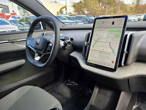 New 2026 Volvo EX30 Cross Country Ultra image 12