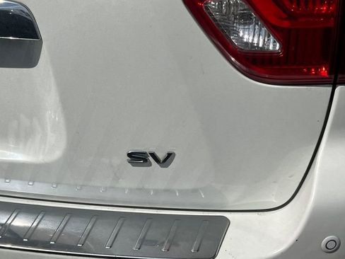 Used 2017 Nissan Pathfinder SV w/ Cargo Package FWD image 9