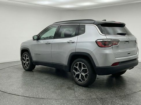 Used 2025 Jeep Compass Limited AWD/4WD image 6