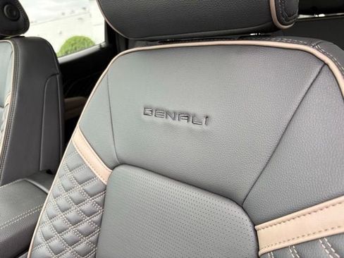 New 2026 GMC Canyon Denali w/ LPO, Denali Black Edition image 26
