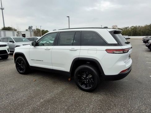 New 2026 Jeep Grand Cherokee Altitude image 10