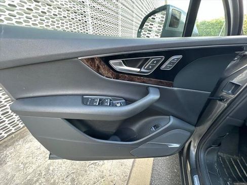 Used 2018 Audi Q7 3.0T Premium Plus AWD/4WD image 7