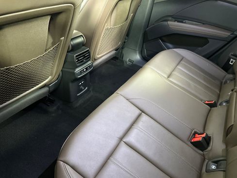 Used 2024 Audi Q4 e-tron Premium image 11