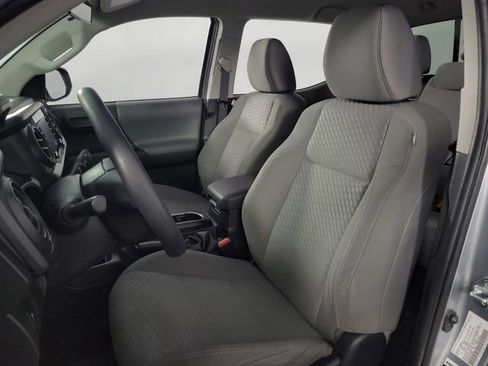 Used 2022 Toyota Tacoma SR w/ SR Convenience Package RWD image 14