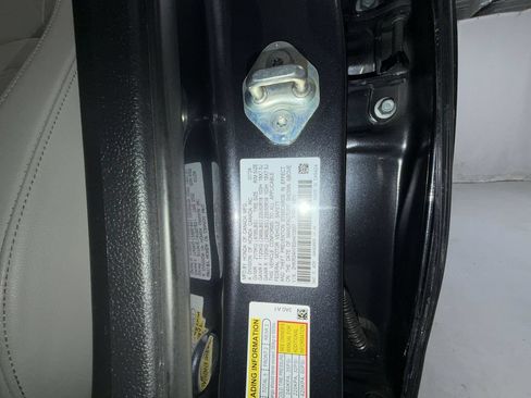 Used 2025 Honda CR-V EX-L image 16