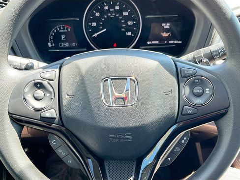 Used 2022 Honda HR-V EX image 11