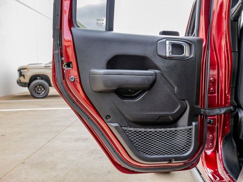 Used 2022 Jeep Wrangler Unlimited Sport AWD/4WD image 36
