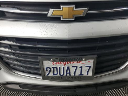 Used 2022 Chevrolet Trax LS w/ Tint and Cruise Package image 10