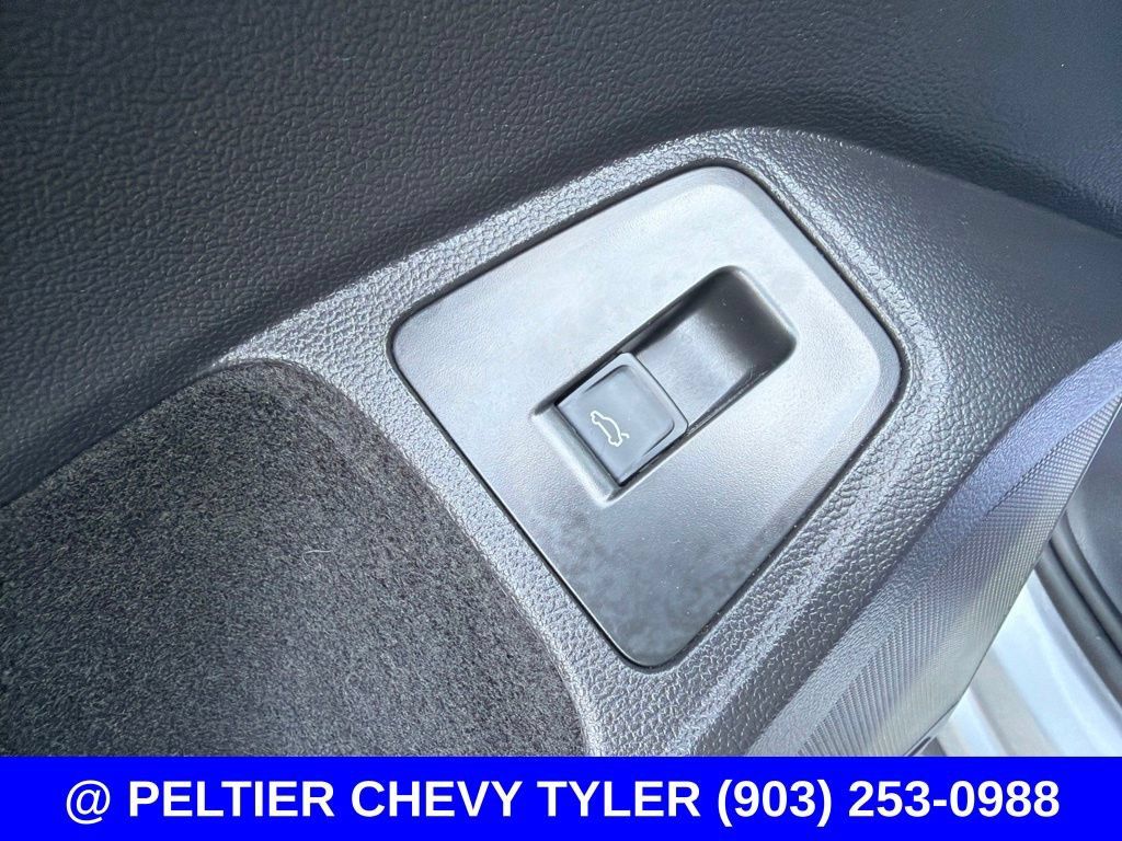 Used 2023 Volkswagen Tiguan SE w/ Panoramic Sunroof Package FWD image 14