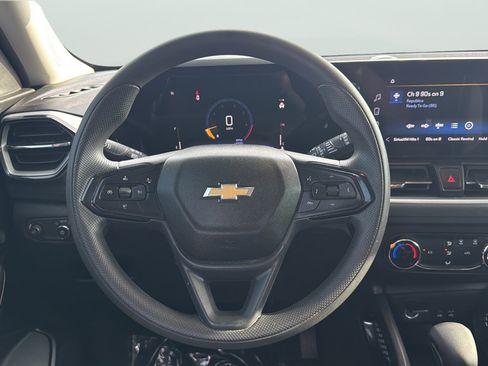 Used 2025 Chevrolet TrailBlazer LS w/ LS Convenience Package FWD image 22
