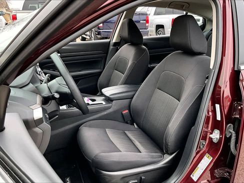 Used 2025 Nissan Altima 2.5 SV image 7