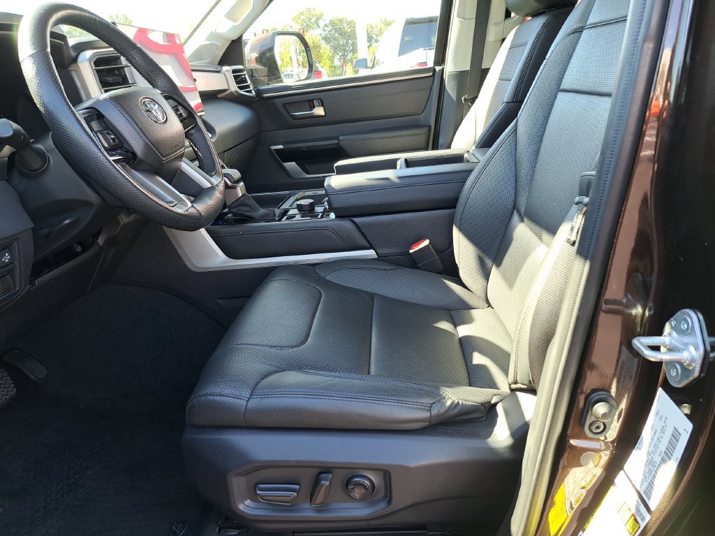 Used 2024 Toyota Tundra Limited AWD/4WD image 27