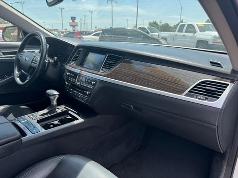 Used 2018 Genesis G80 3.8 RWD image 12