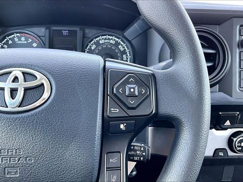 Used 2018 Toyota Tacoma SR image 22