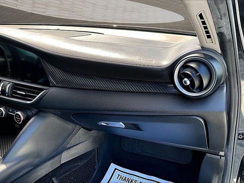 Used 2019 Alfa Romeo Giulia Ti RWD image 13