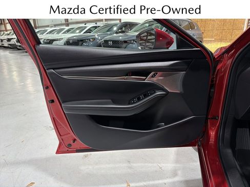 Used 2021 MAZDA MAZDA3 s image 25