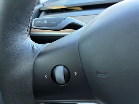 Used 2021 Tesla Model 3 Performance image 27