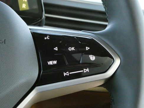 New 2025 Volkswagen ID. Buzz Pro S Plus image 13