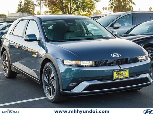 New 2026 Hyundai Ioniq 5 SEL image 3