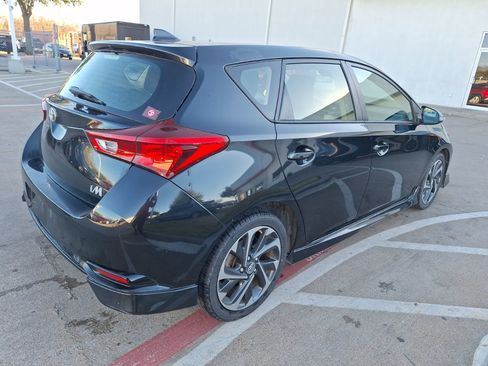 Used 2018 Toyota Corolla iM image 6