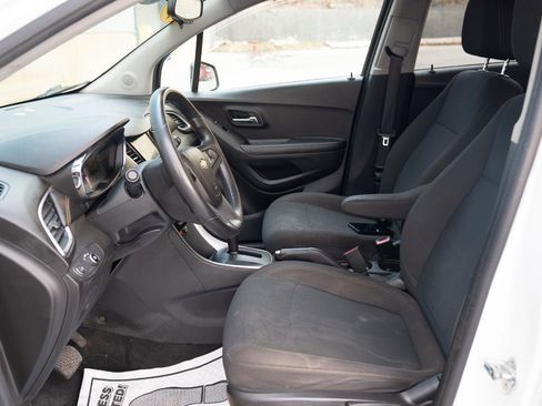 Used 2021 Chevrolet Trax LS w/ Tint and Cruise Package image 22