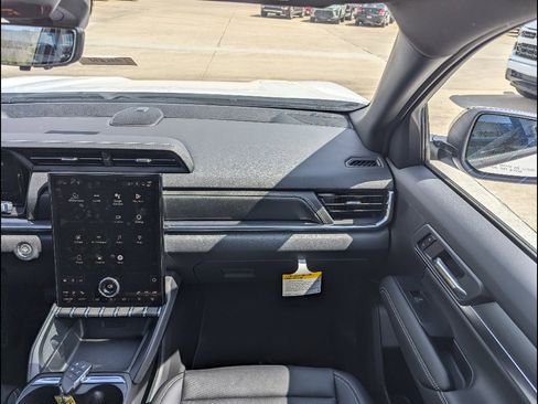 New 2026 GMC Terrain Elevation w/ Elevation Premium Package image 4