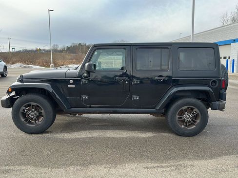 Used 2016 Jeep Wrangler Unlimited Sahara image 2