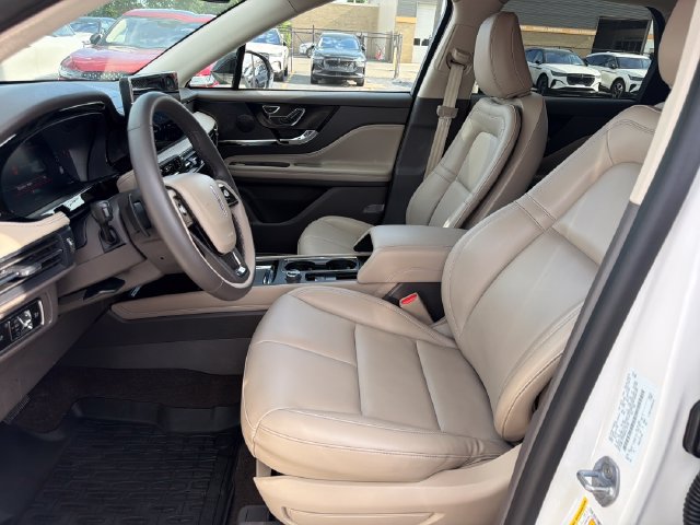 Certified 2023 Lincoln Corsair AWD image 12