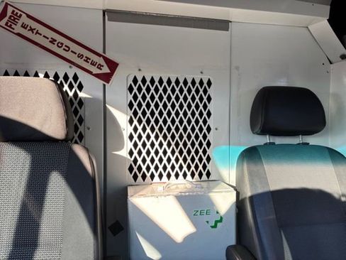 Used 2013 Mercedes-Benz Sprinter 2500 image 41