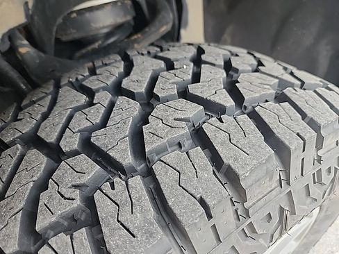 Used 2017 Ford Expedition XLT w/ Equipment Group 202A image 4