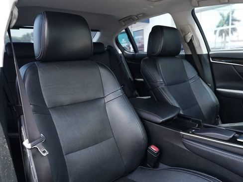 Used 2013 Lexus GS 350 w/ Luxury Pkg RWD image 22