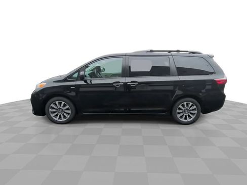 Used 2020 Toyota Sienna XLE image 5