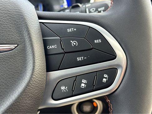 Used 2024 Chrysler Pacifica Pinnacle image 19