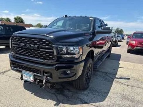Used 2022 RAM 3500 Big Horn w/ Level C Equiment Group AWD/4WD image 3