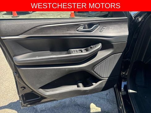 Used 2023 Jeep Grand Cherokee Limited w/ Luxury Tech Group II AWD/4WD image 10