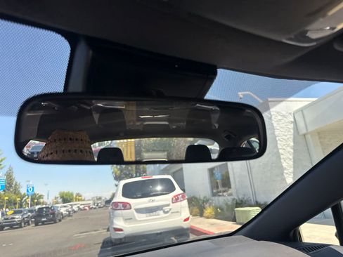 Used 2022 Toyota Corolla SE FWD image 23