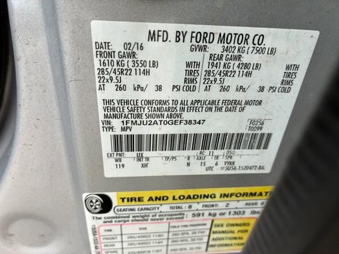 Used 2016 Ford Expedition Limited w/ Equipment Group 301A AWD/4WD image 29