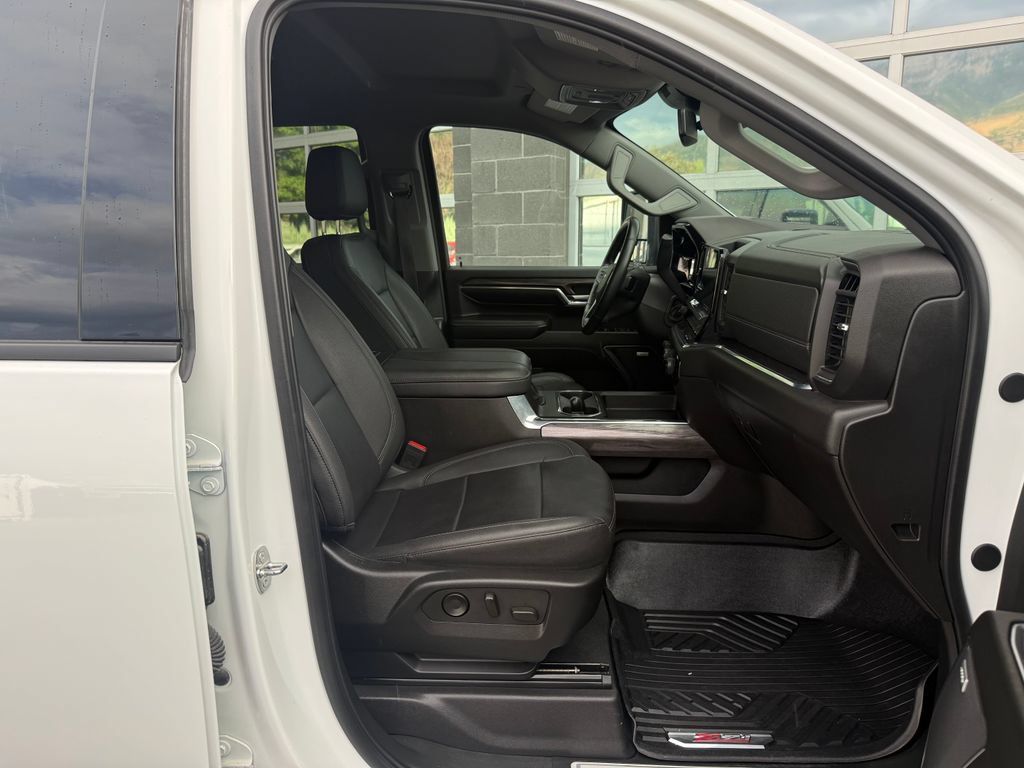 Used 2024 Chevrolet Silverado 3500 LTZ w/ LTZ Plus Package AWD/4WD image 44