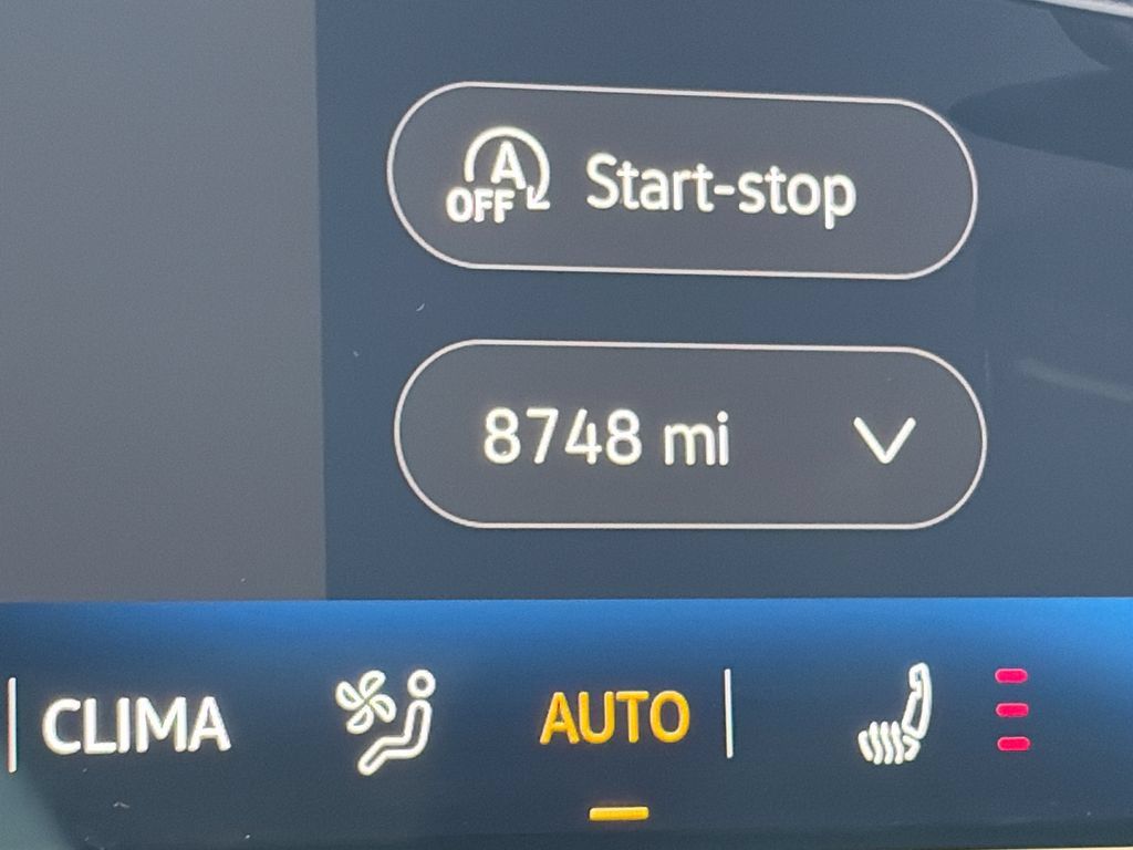 Certified 2025 Volkswagen Tiguan SE AWD/4WD image 19