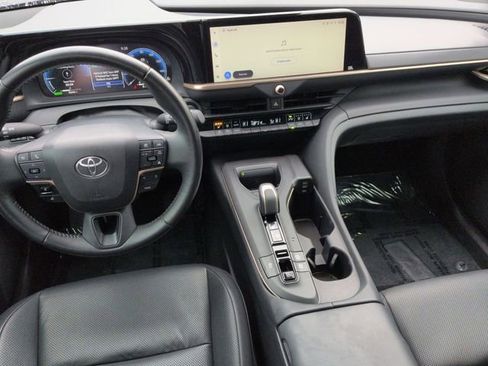 Certified 2023 Toyota Crown Limited image 26