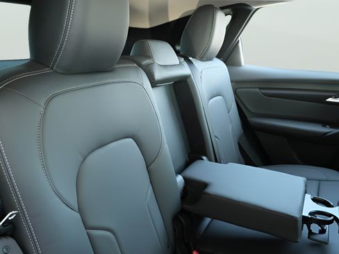 New 2025 VinFast VF 8 Eco AWD/4WD image 26