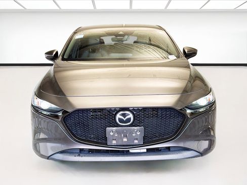 Used 2020 MAZDA MAZDA3 Hatchback image 2