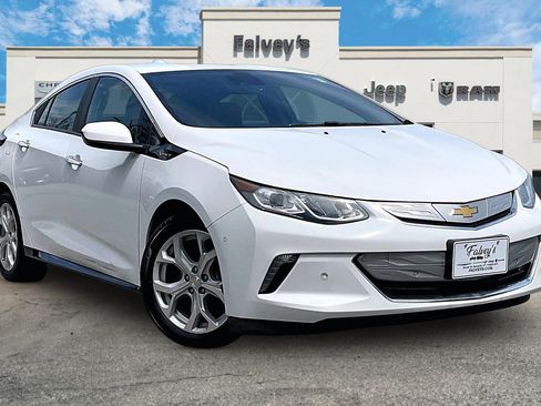Used 2018 Chevrolet Volt Premier w/ Driver Confidence Package FWD image 11